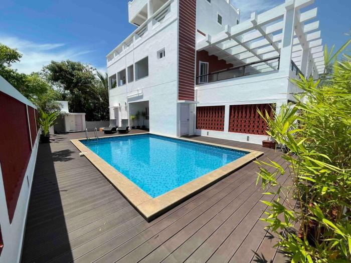 Croc Villa 3BHK pvt Pool by Roamigo