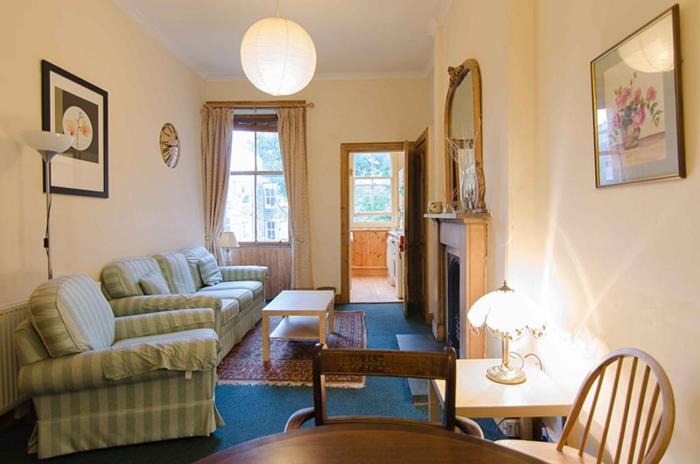 Elegant 4-Bed Home Near Edinburgh City Centre