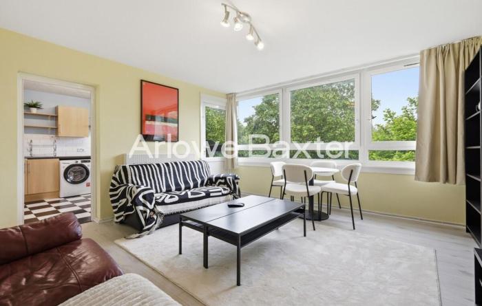 Three Bedroom Duplex Apt in Oval Estate | Balcony