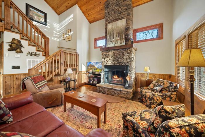 Lazy Bear Cabin