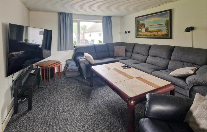 3 Bedroom Lovely Home In Løkken