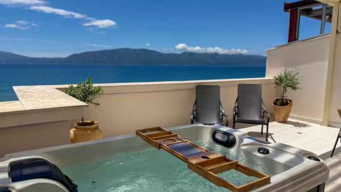 TreA Accommodations - Aron Rooftop Jacuzzi Apartment