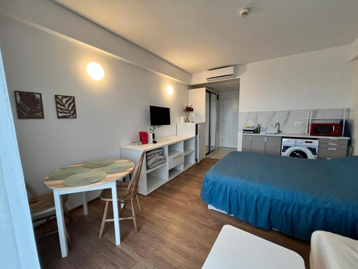 Studio Cris Sea View in Blaxy Residence