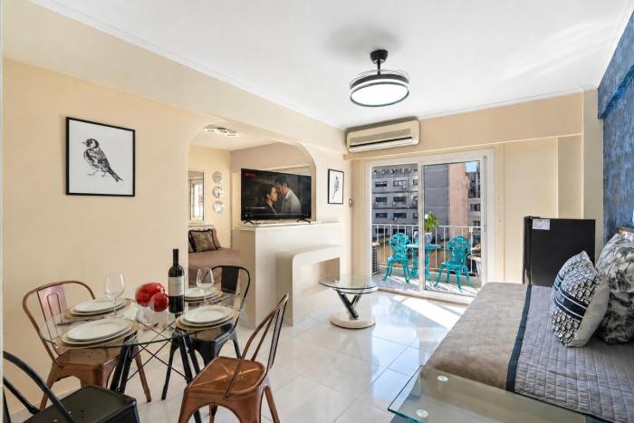 Sunny apartment on Florida street near Galerias Pacifico