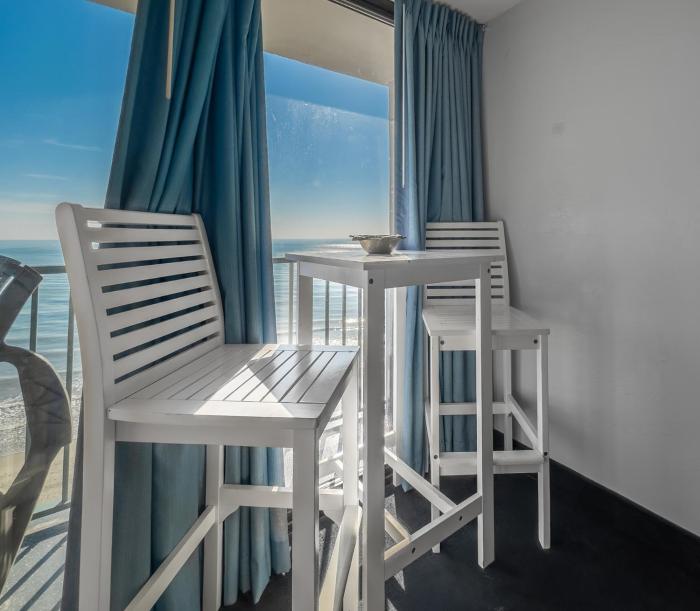 Oceanfront 1 bedroom - Sand Dunes 1129 - Sleeps 6!