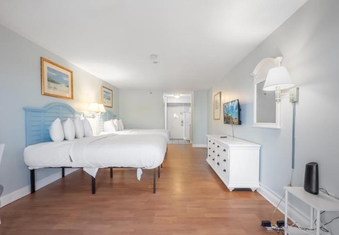 Gorgeous Ocean Views! Double Queen Sea Mist Suite! Sleeps 4! 50802