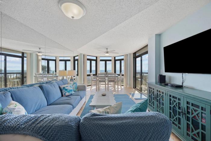 Beautiful & Modern Updated Oceanfront Condo for 10! Sedgefield North 103