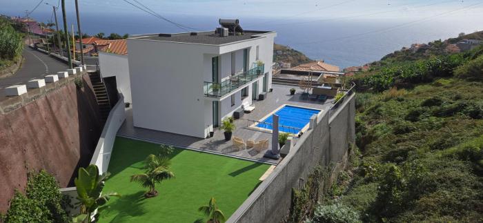 4 Bedroom Villa