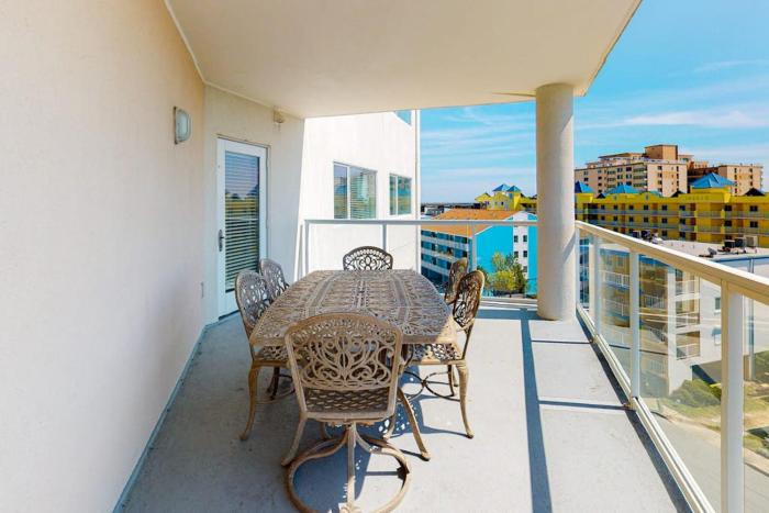 The Meridian 504W