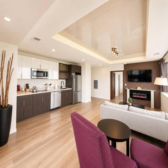 Luxury Apartment with Balcony