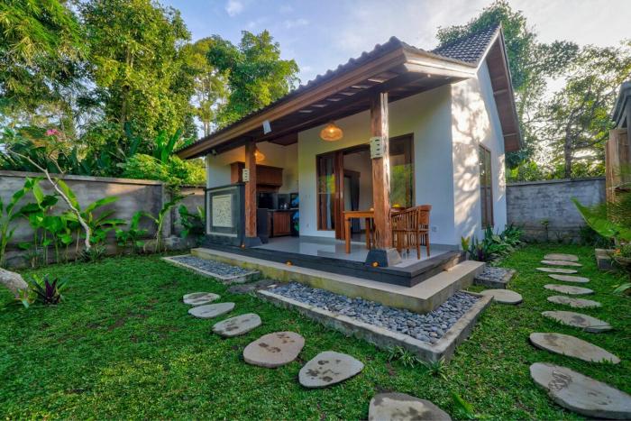 Dana Guest House with Rice Field View