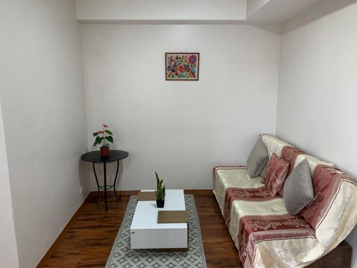 Elegante Apto 2BR - Sector La Colón - Business & Family Ready