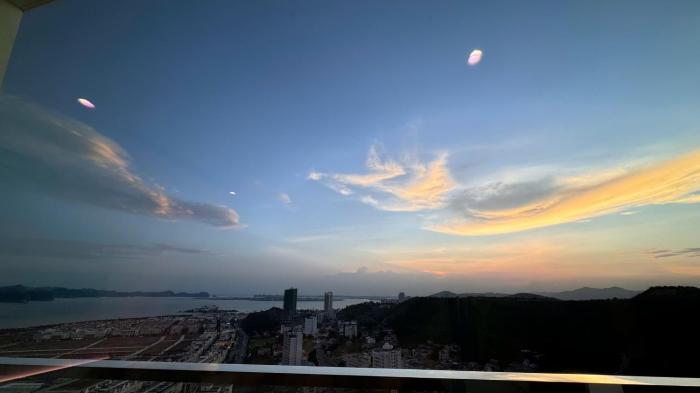 The Holiday Hạ Long