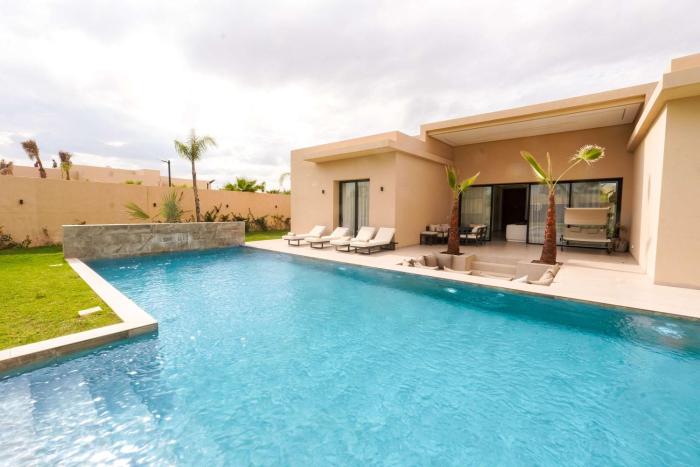 Villa Garden Hill not overlooked pool gym jacuzzi sauna