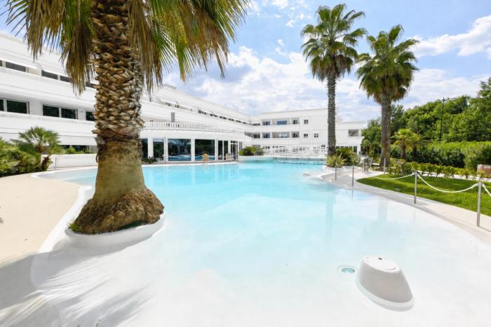 Relaisdulac Desenzano with pool and parking private