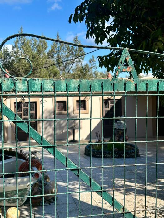 Armored Haven - Cottage in Halikounas
