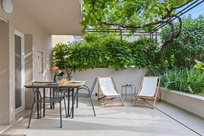 Apartment Pergola with garden in Porec