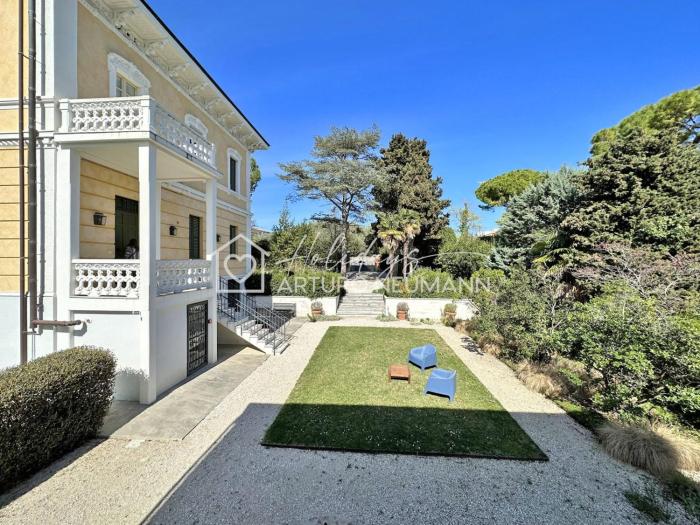 207 - VILLA FERNANDA - Bilocale di charme al piano terra immerso nel verde, in centro e a pochi passi dal mare