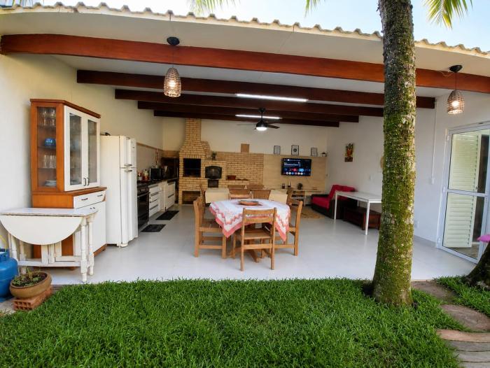 #BrisaDeBertioga -Praia de Bertioga Enseada a dois minutos andando para o MAR - Suite privativa com cozinha completa ao lado - Cozinha compartilhada apenas quando a única suíte vizinha estiver ocupada