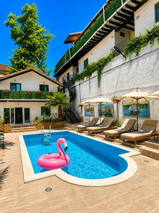 Duplex chalet avec piscine