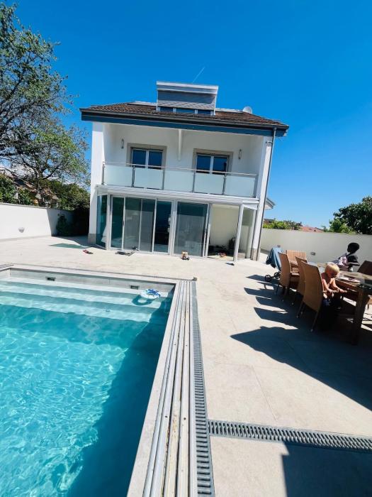 Beautiful house 25 mins from Geneva