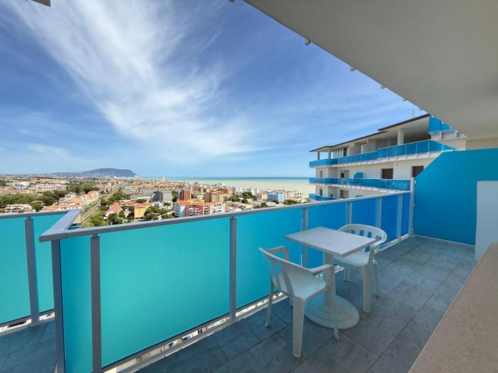 P097 - Porto Recanati, trilocale con terrazza panoramica e vista mare