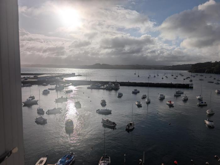 Vue sur le port du Rosmeur