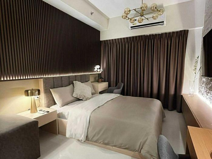 Modern Studio in Makati with High-Speed Wi-Fi