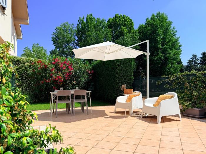 The Beekeeper, country escape with terrace & bike room near Parma