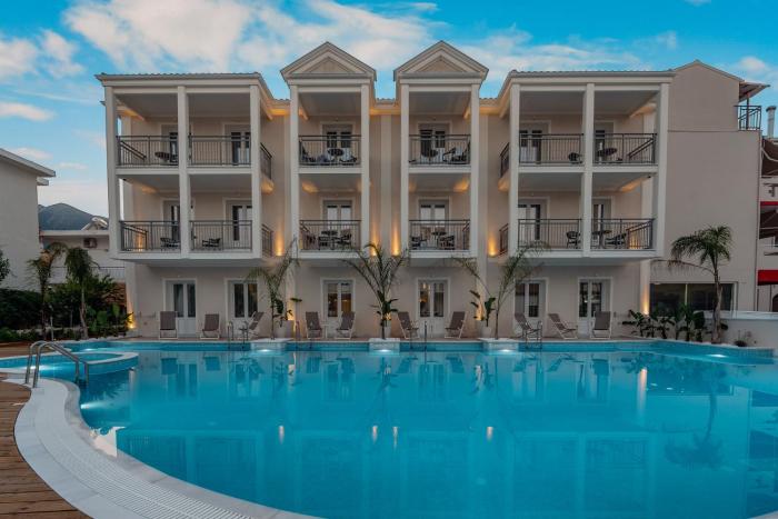 Royal Nidri Suites