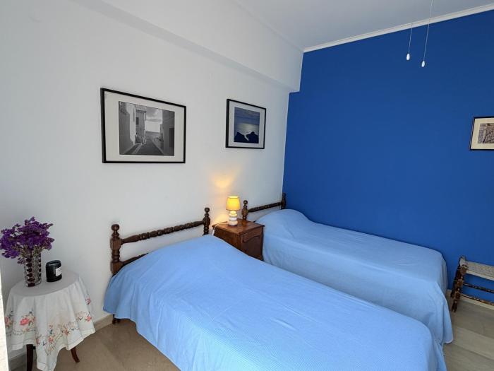 Art & Motion - Guest Room 2