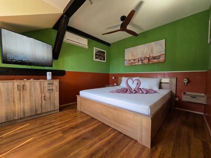 Cozy Studio with Sea and Old Town View