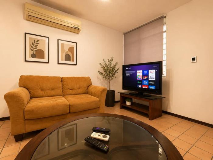 Hermosa Casa 3Px Ac Cerca del tec de Mty Wifi