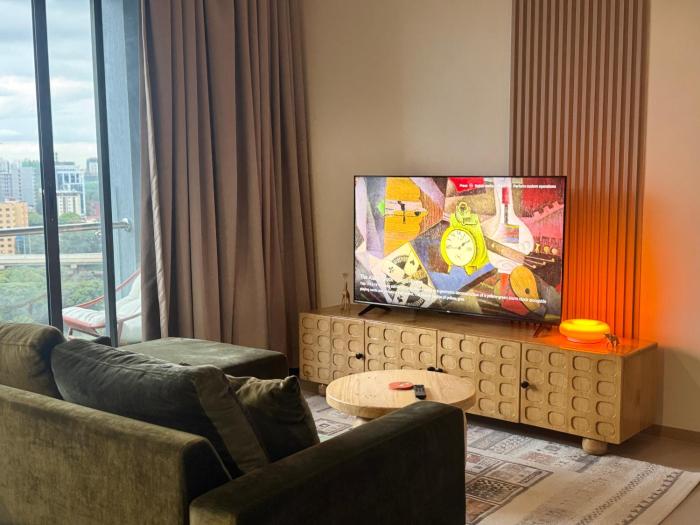 Vibrant 1BR Westlands - Upscale Sky Pool & Views