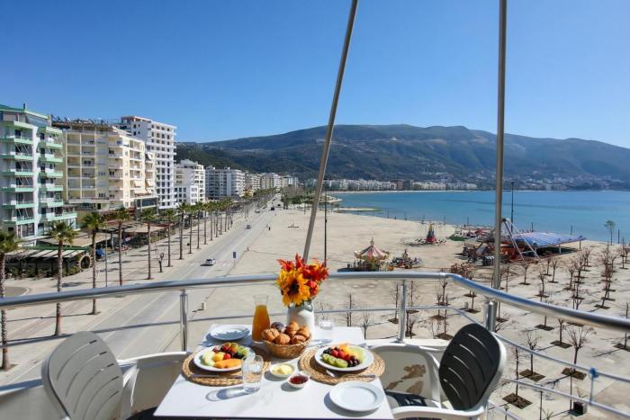 Holiday Apartment Central & Sea View - Happy Rentals