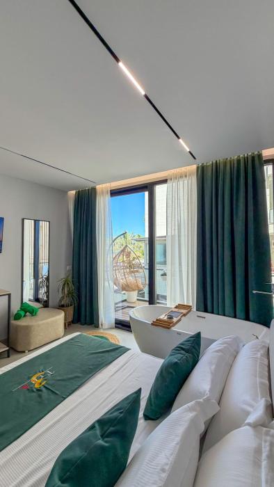TreA Suites By Aria