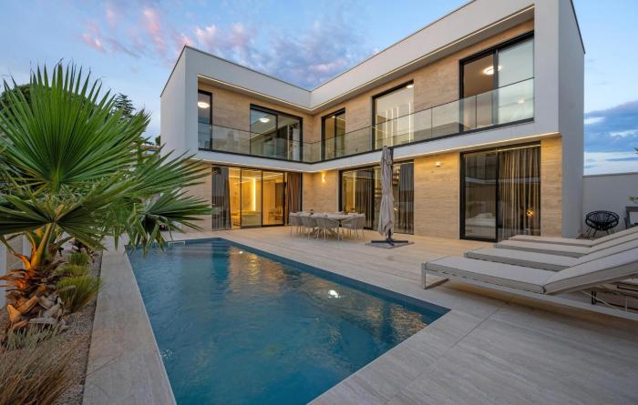 Gorgeous Home In Tribunj With Private Swimming Pool, Can Be Inside Or Outside