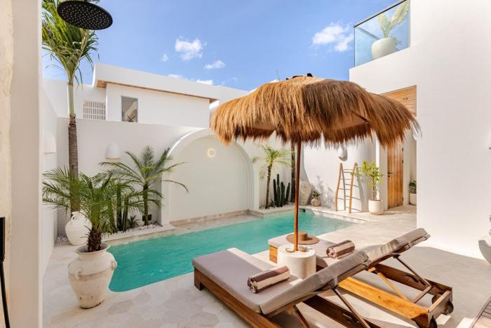 BRAND NEW VILLA with Rooftop Jacuzzi - Bingin