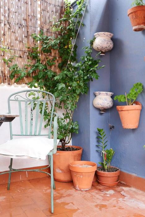 Nice Terrace near Beach