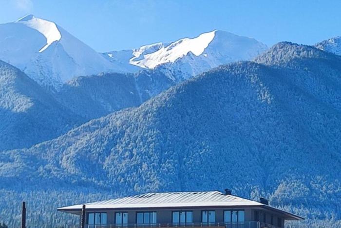 1 Bed - Sleeps 4 - Pets - Mountain Views