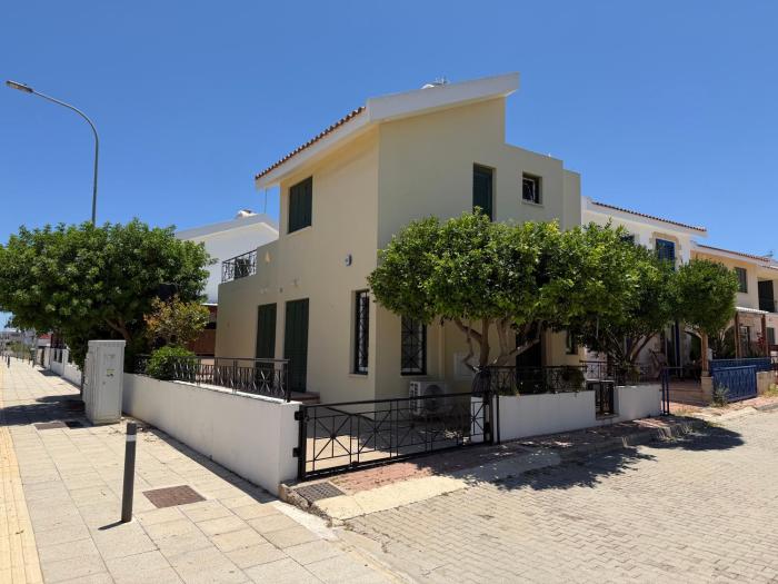 Lemon Tree Residence - walk to Kapparis Beach
