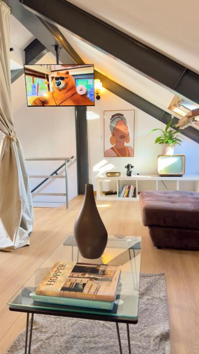 Bright Stylish Duplex with a private roof terrace