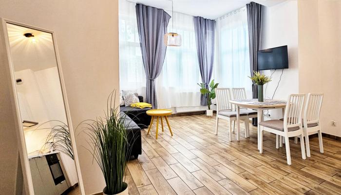 HolidayHomePL Centrum KOL1U2 apartament z osobną sypialnią