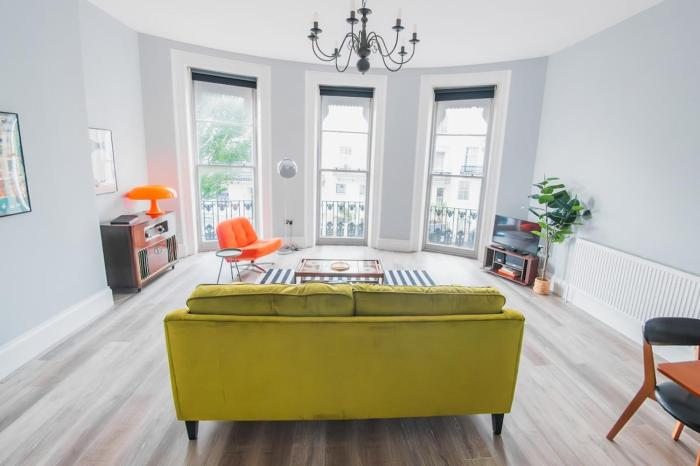 Iconic Bright Brighton 2 Bed Regency Flat - Sea View
