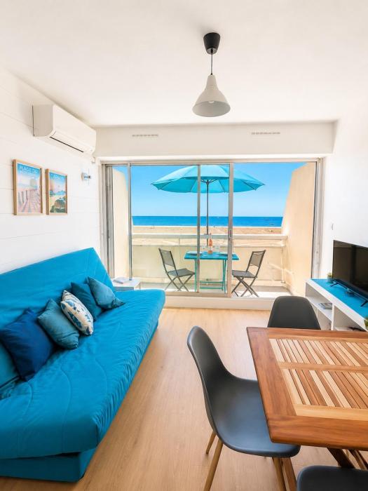 Duplex entièrement rénové avec clim, vue mer et Accès plage !