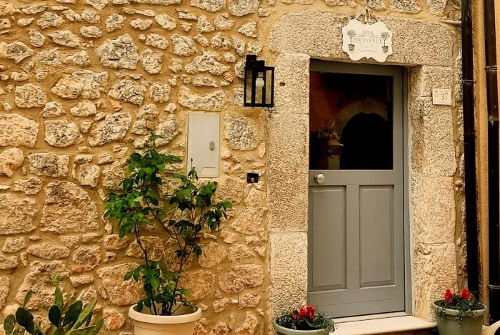 L Esattoria