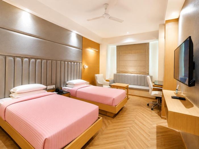 Hotel Narmada Palace