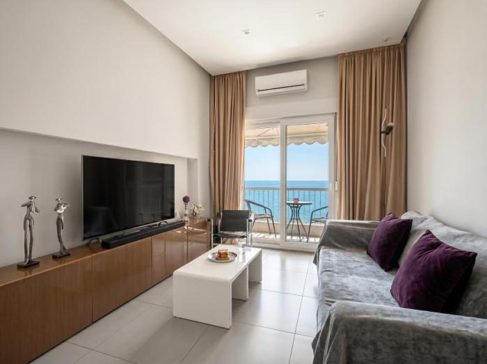 Sea Horizon 2BR Luxury Retreat with Balcony and Sea View