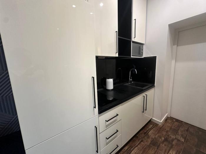 Black&White Apartments by Key&Stay