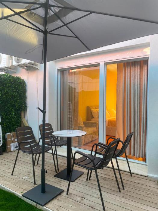 Dinas Rooms Himara